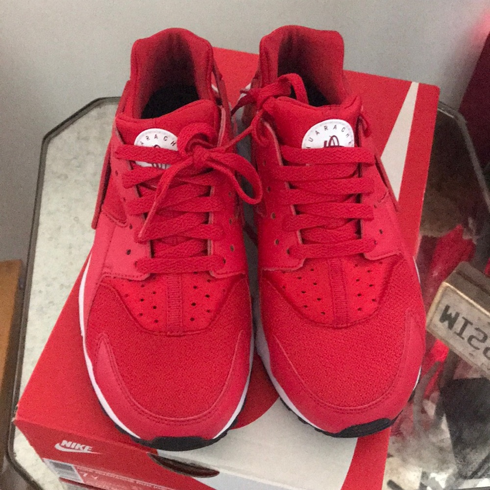 Nike Huarache Run Red ❗️FIRM PRICE ❗️
